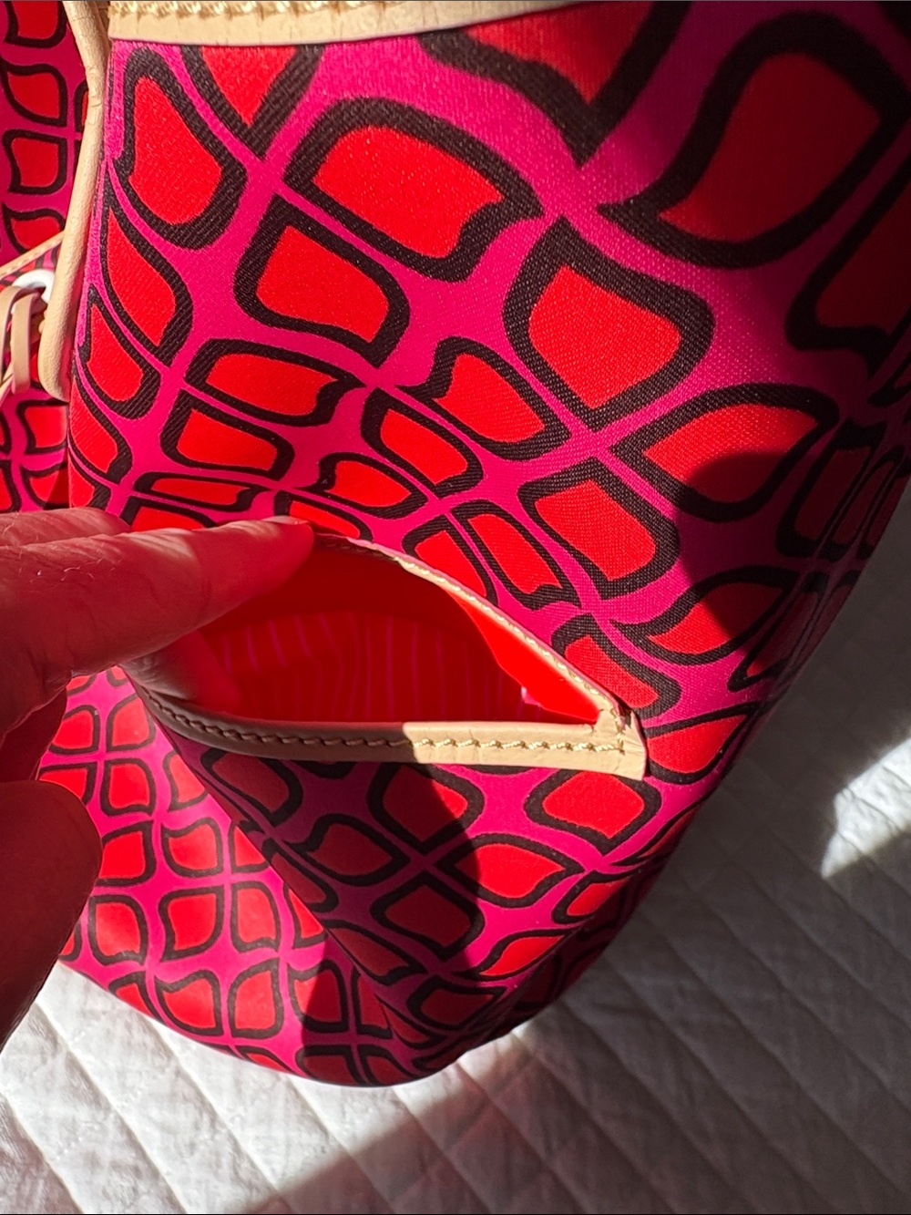 Juicy Couture Pink and Orange Large Geometric Tote with Cowhide Leather Trim - Picture 4 of 16
